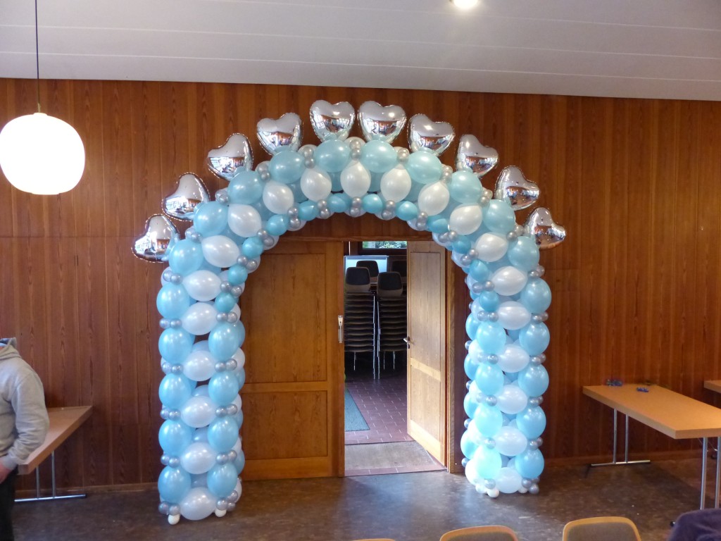 Luftballondekorationen Türballonbogen mit Herzen