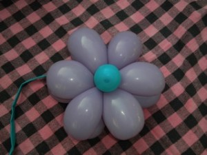 Luftballonblume als Tischschmuck